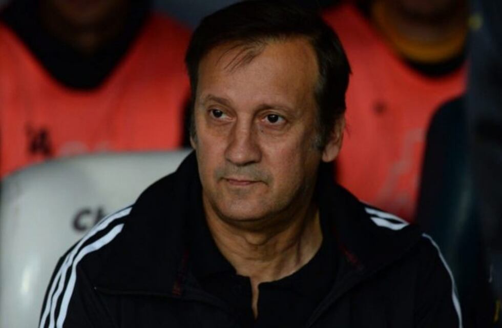 Walter Perazzo: "Dos veces estuve cerca de dirigir a Instituto; la tercera es la vencida"