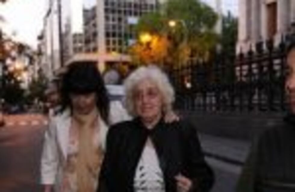 Denuncian a Ofelia Wilhelm, la madre de Cristina Kirchner, por presuntos negocios ilegales en el Correo