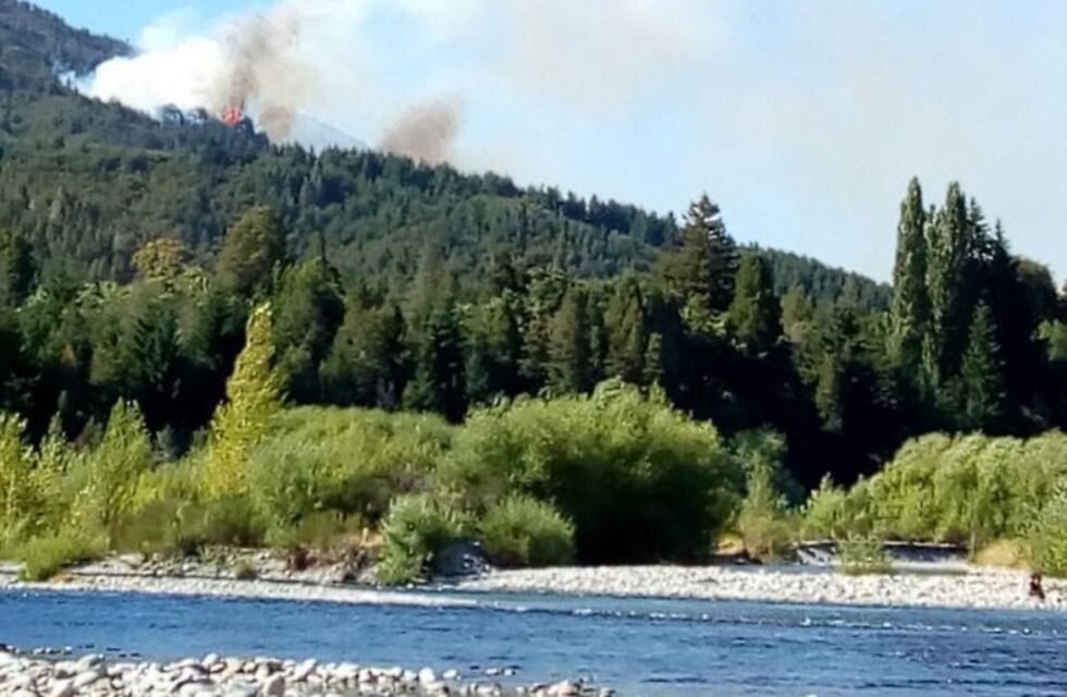Se produjo un incendio en la zona de Las Golondrinas en Lago Puelo