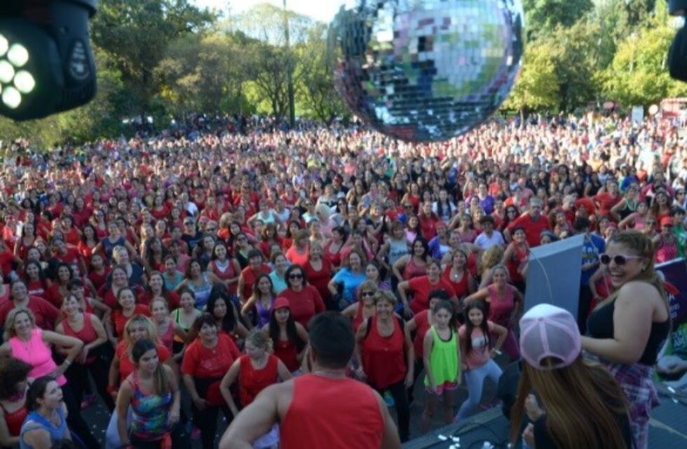 Deporte Abierto tuvo fiesta y zumba