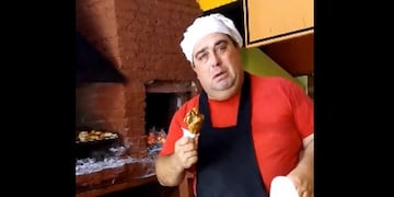 El pollero solidario con la pata de pollo\u002E