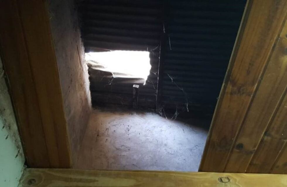 Hicieron un agujero en el techo y abrieron una caja fuerte con una amoladora