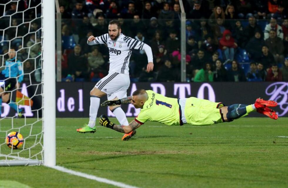 Con un golazo de Higuaín, Juventus volvió a ganar y se encamina al hexacampeonato