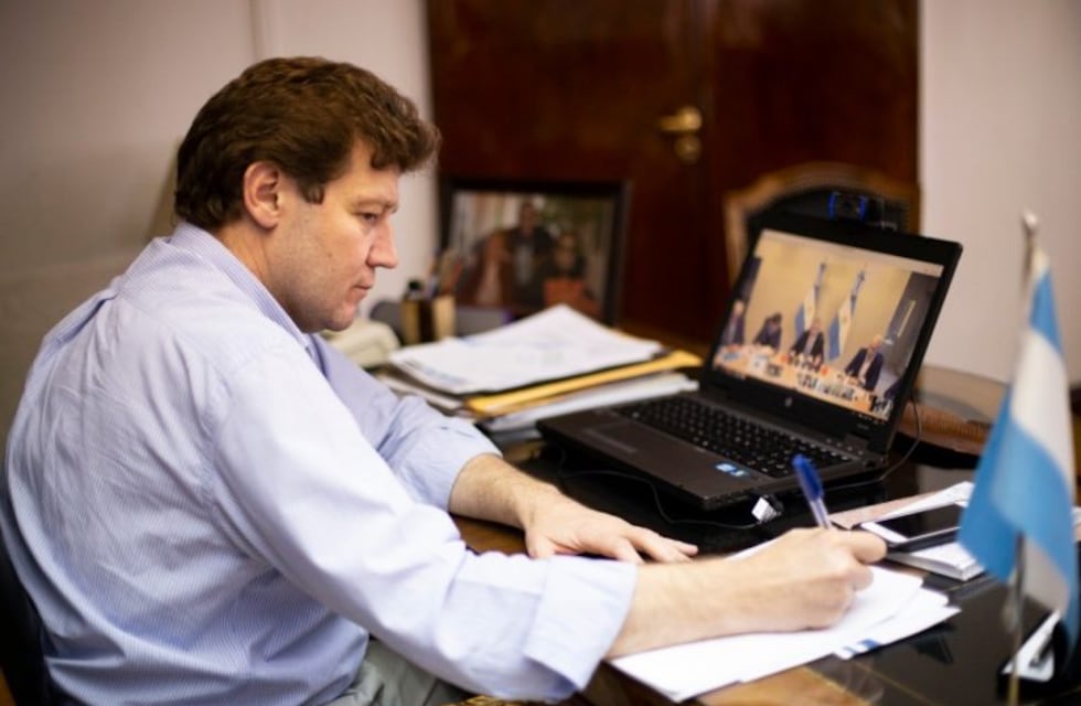 El Gobernador Melella firmó la extensión de la cuarentena