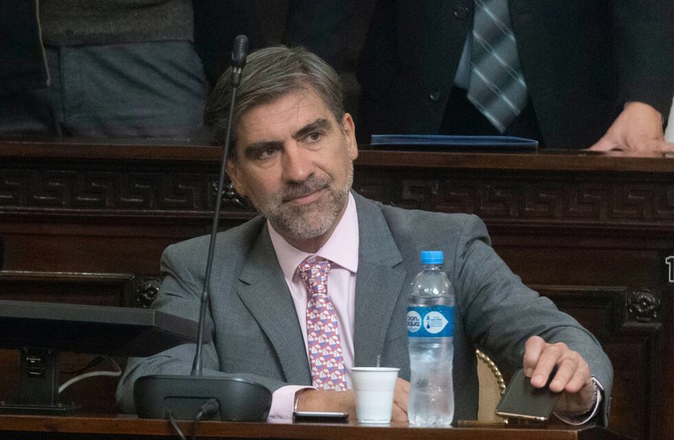 El diputado Mario Vadillo presentó un proyecto para suspender la Revisión Técnica Obligatoria