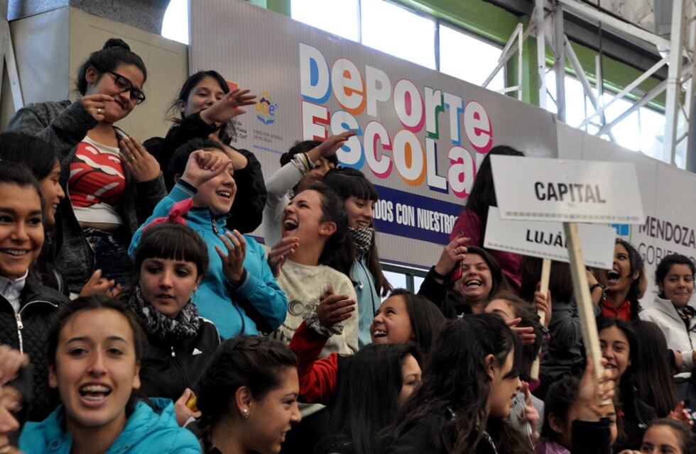 Mendoza oficializó el programa Deporte Escolar donde participarán 289 escuelas