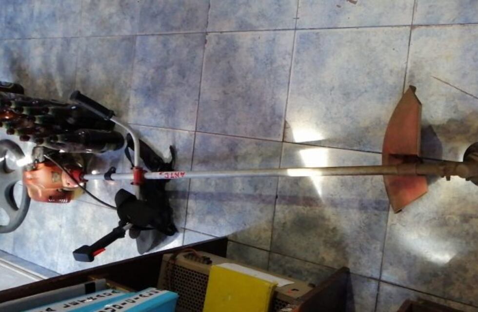 Allanamiento en José de la Quintana: secuestraron 15 envases de cerveza y una desmalezadora