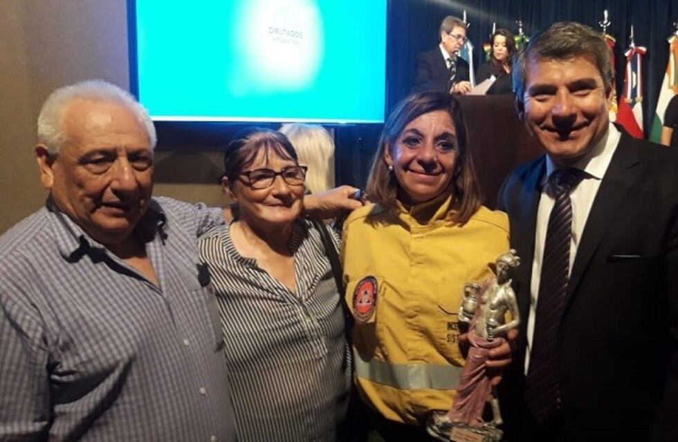 Una Tucumana recibió una distinción en la Cumbre de Mujeres por la Paz