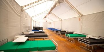 Instalación carpas sanitarias en el Hospital Rawson