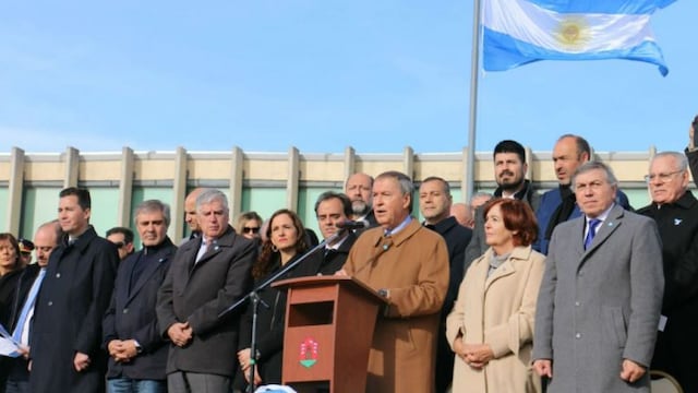 El gobernador Schiaretti encabezará este martes el acto central por el Día de la Bandera (La Voz archivo).