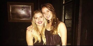 Laurita Fernández y su hermana Gabi