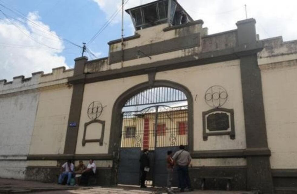 Presos podrán usar celulares para comunicarse con su familia en el aislamiento