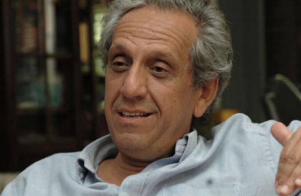 Facundo Suárez Lastra fue a votar en su noche de bodas y sonó la marcha nupcial en el Congreso