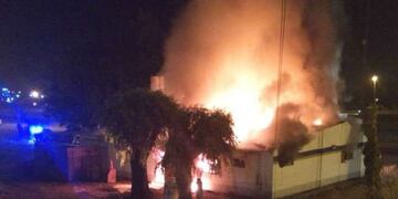 El fuego se desató pasadas las 23, y la afectación de la infraestructura fue total\u002E (Visión regional)