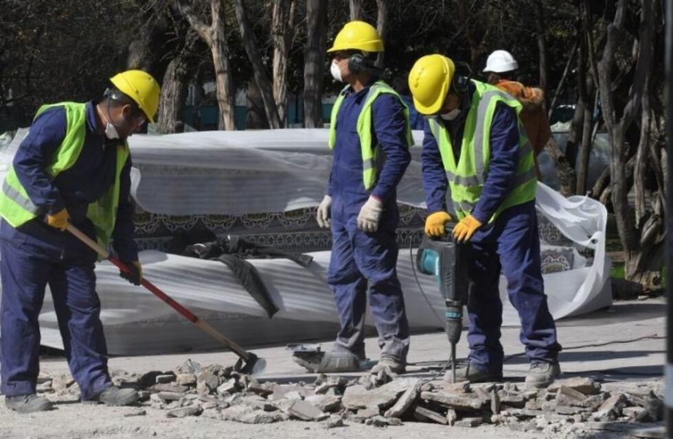 Sancionan a tres empresas constructoras por irregularidades en la obra pública