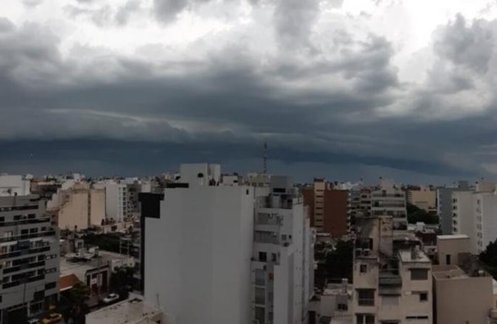 Diluvia en Buenos Aires y rige un alerta meteorológico en la previa de Año Nuevo