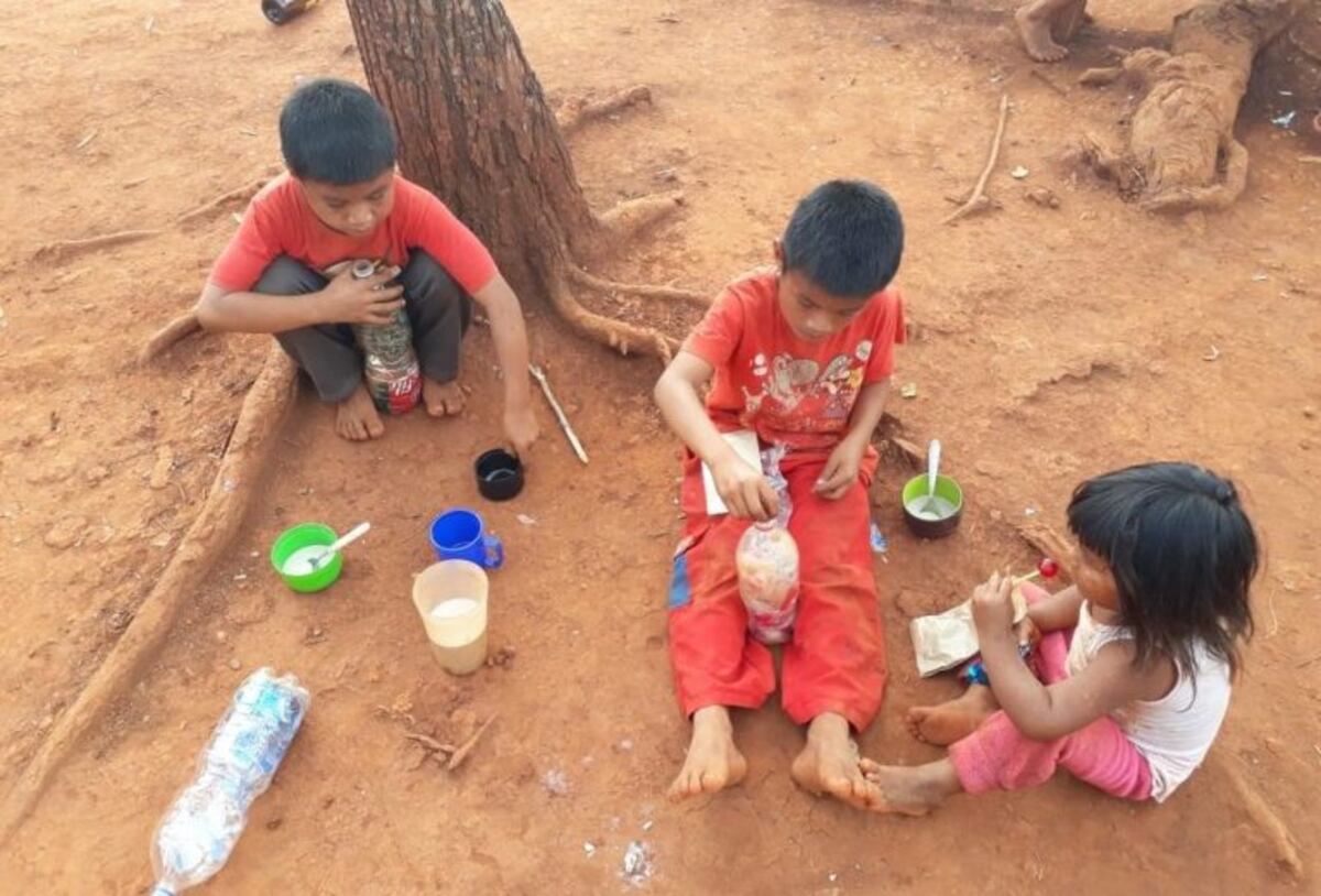 Los niños recibieron una chocolatada para celebrar su día\u002E