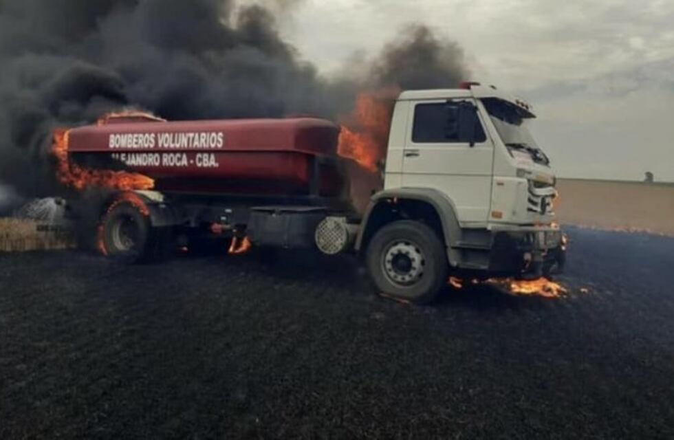 Tristeza total: bomberos perdieron el único camión cisterna que tenían en un incendio