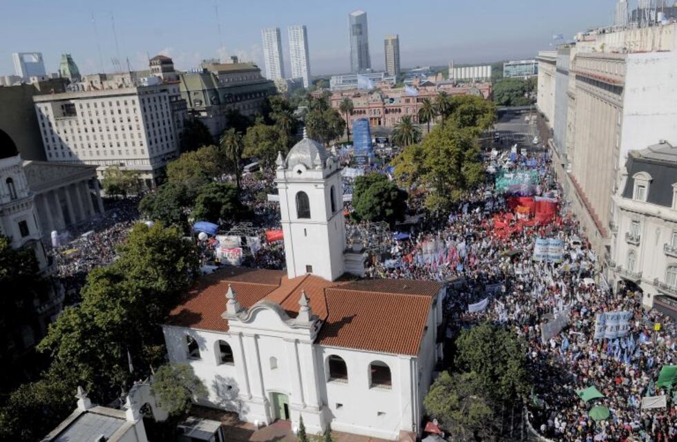 Dura crítica a Macri durante el acto central en Plaza de Mayo
