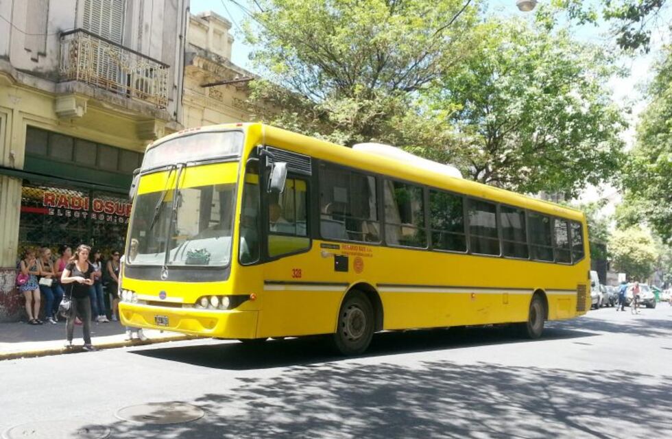 Acusan al Municipio de beneficiar a Rosario Bus que incumple normativas en el transporte