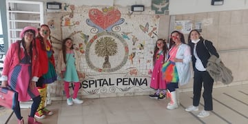 La “Compañia Había una vez” visitó hospitales en Bahía Blanca y entregó donaciones