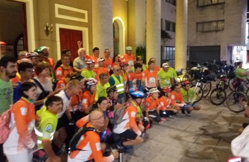 El Via Crucis más largo del mundo: Muy temprano partieron los cicloperegrinos desde la ciudad de Formosa
