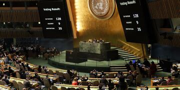 Argentina votó a favor de la resolución que permite investigar violaciones a Derechos Humanos en la invasión de Rusia a Ucrania.