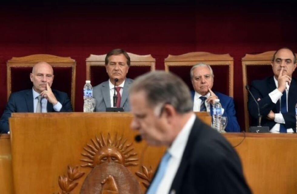 Suarez presentó un proyecto que revolucionará el Poder Judicial