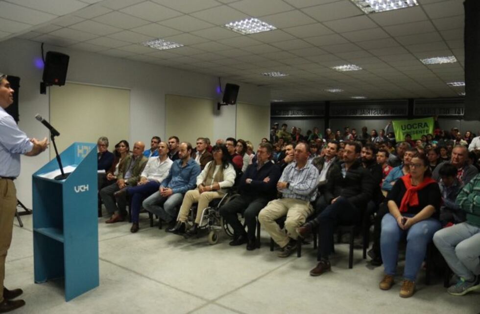 Capitanich aseguró que es necesario construir consensos para recuperar la industria