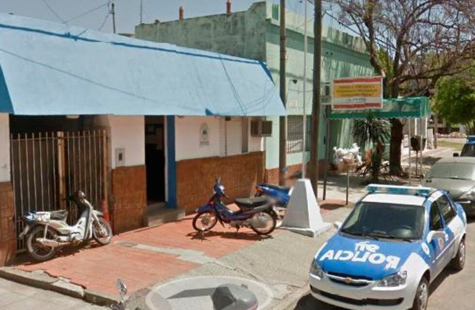 Ingresaron a la casa de un comisario, ataron a su esposa y robaron varios objetos
