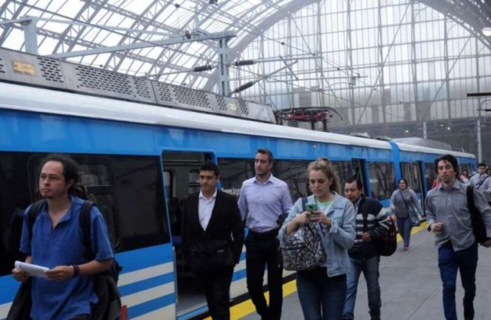Estudian la posibilidad de viajar de Capital a La Plata en un tren más rápido