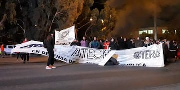 Anoche los docentes definieron medidas\u002E