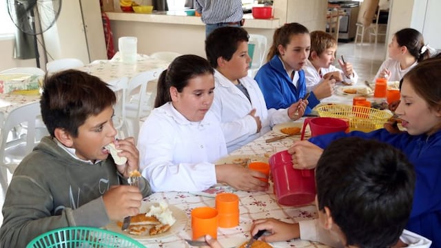 Aumentaron el presupuesto para raciones en comedores escolares.