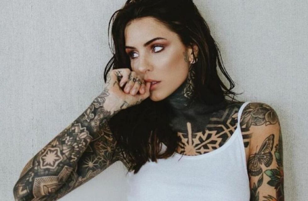 Cande Tinelli publicó una postal súper íntima con su novio en la cama y estalló Instagram