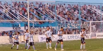 El gol de Rezzónico puso a la Academia a 90 minutos del ascenso\u002E