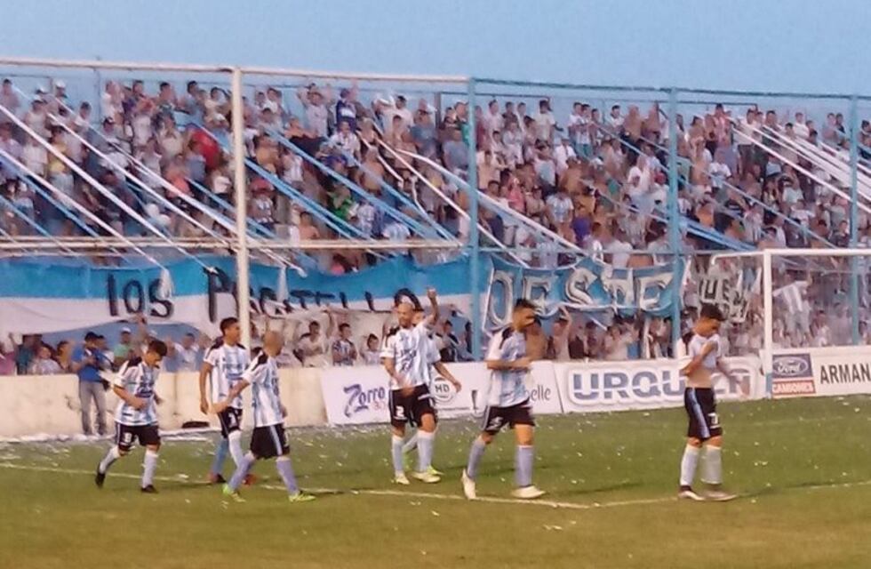 Racing se fue a Salta bajo protesta, para la final del Federal B