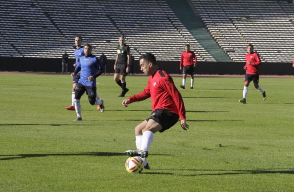 Por agresividad, el árbitro terminó antes amistoso de Talleres e Instituto