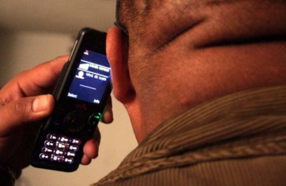 Detuvieron a padre e hijo acusados de estafar a ancianos con "el cuento de Donald Trump"