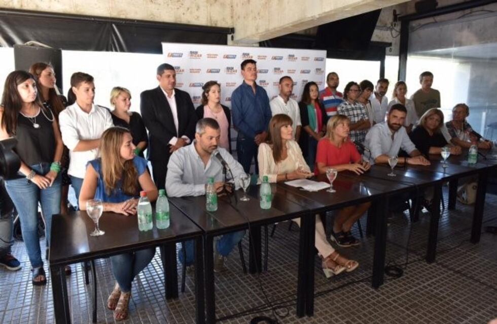 Irizar presentó a sus candidatos para el Concejo y prometió "cuidar" lo hecho por la actual gestión