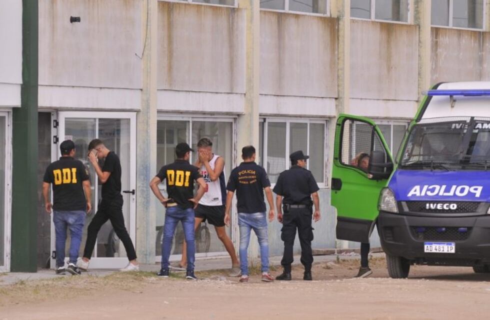 "Nos tienen como negros, nosotros les pagamos el sueldo", el cruce entre los rugbiers y los guardiacárceles