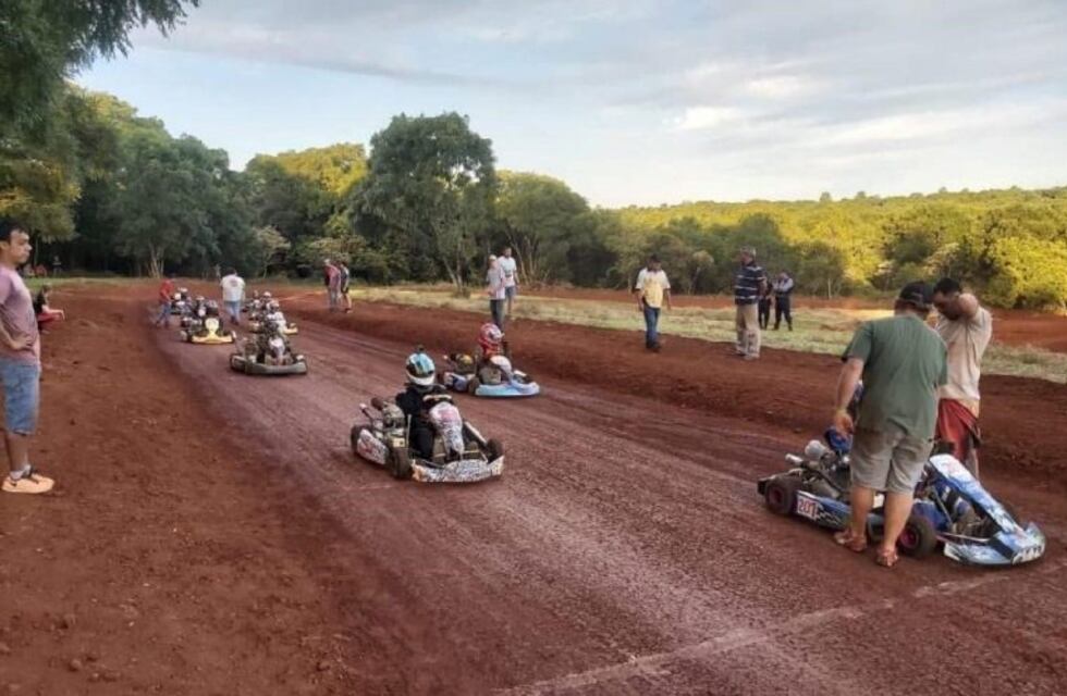 Iguazú hizo podio en la primera fecha del Campeonato Misionero de Motociclismo y Karting