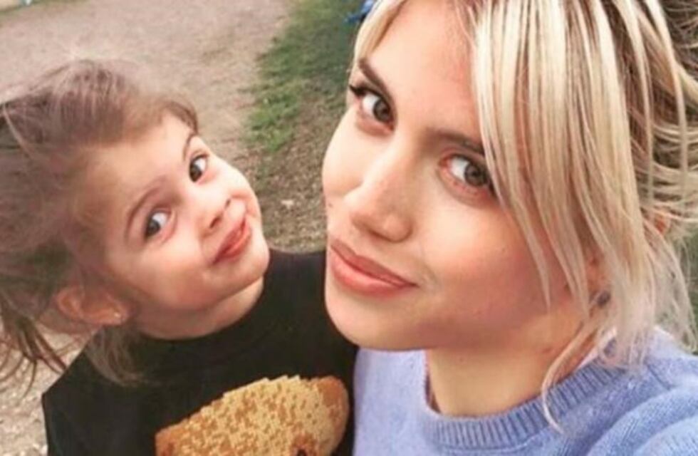 Wanda Nara le festejó el cumple a Francesca y se vistieron todas de "princesas"