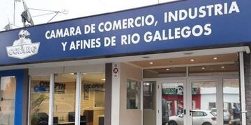 Pedirán al Gobierno la apertura de todos los comercios