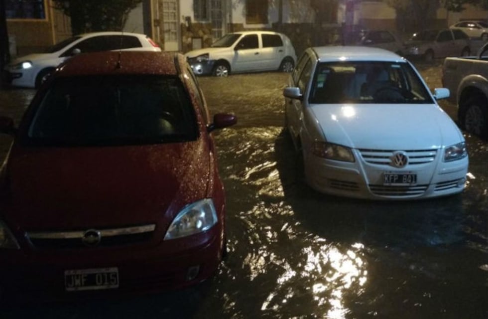 Fuerte tormenta en Córdoba y calles anegadas
