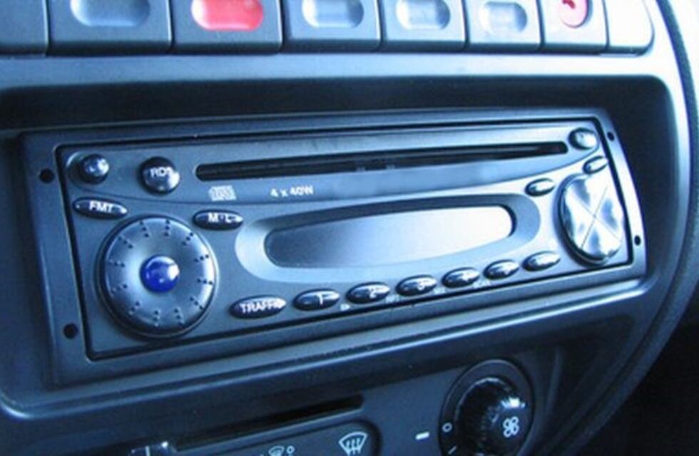 Una mujer persiguió a dos delincuentes que le habían robado el estéreo