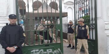 Prefectura trabaja junto a la Policía Federal y la Policía de Seguridad Aeroportuaria\u002E (@eugeiermoli)