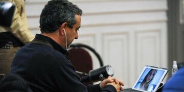 Rindió desde Australia con el intendente como jurado y se recibió de abogada (La Capital)