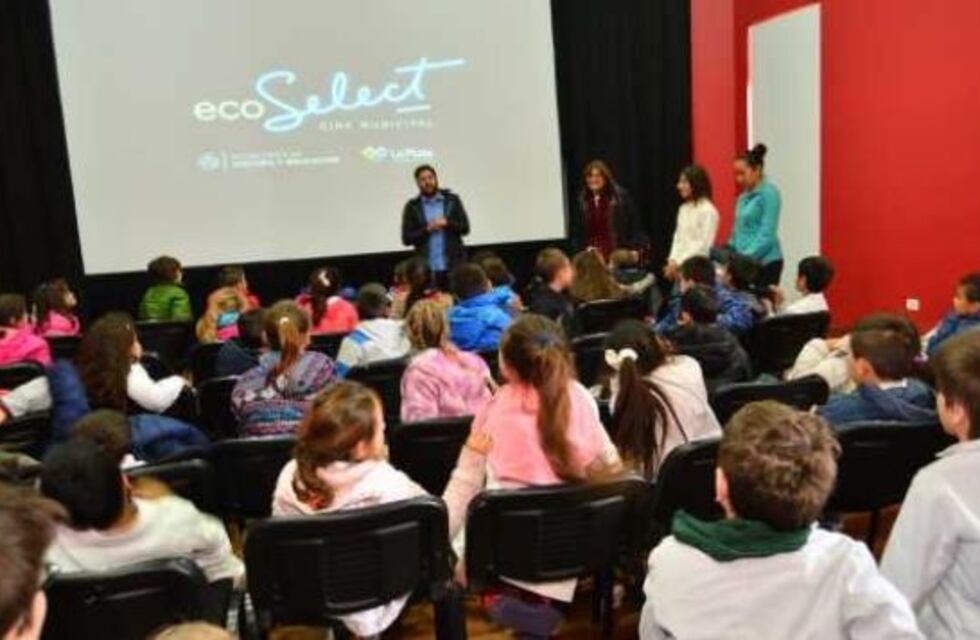 La Plata: Inauguran el primer cine que funciona con energía solar