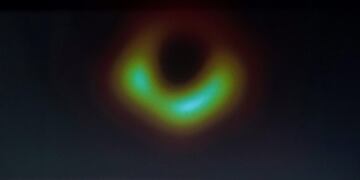 Qué es un agujero negro