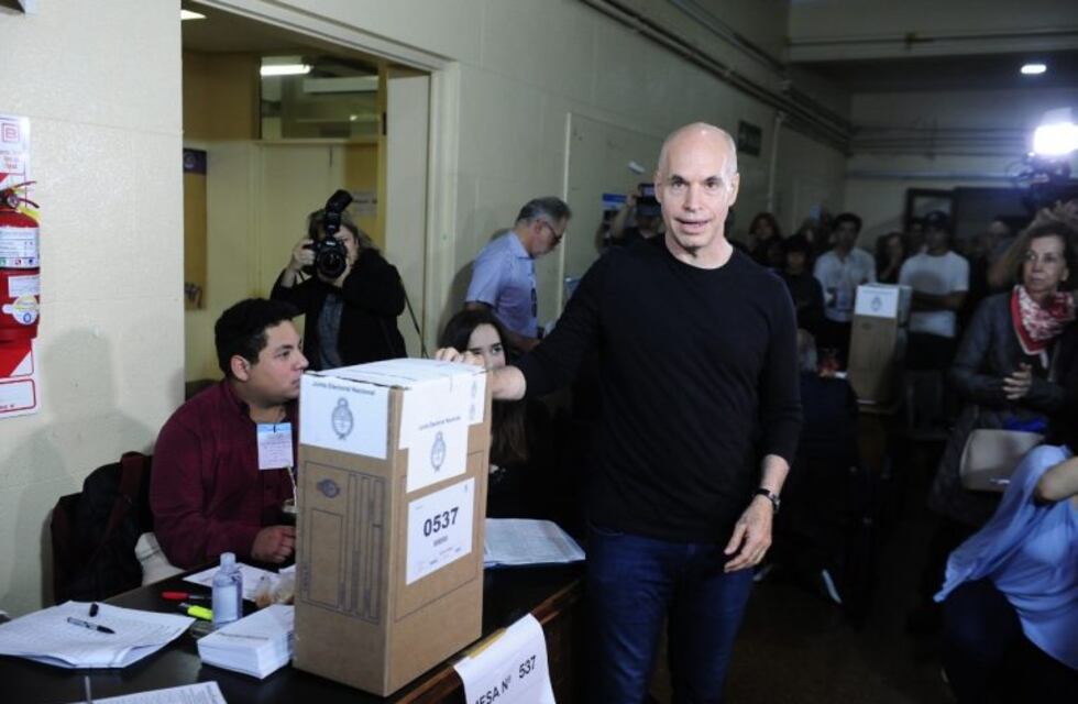 Horacio Rodríguez Larreta afirmó que hay mucha gente yendo a votar y destacó que la elección comenzó sin problemas